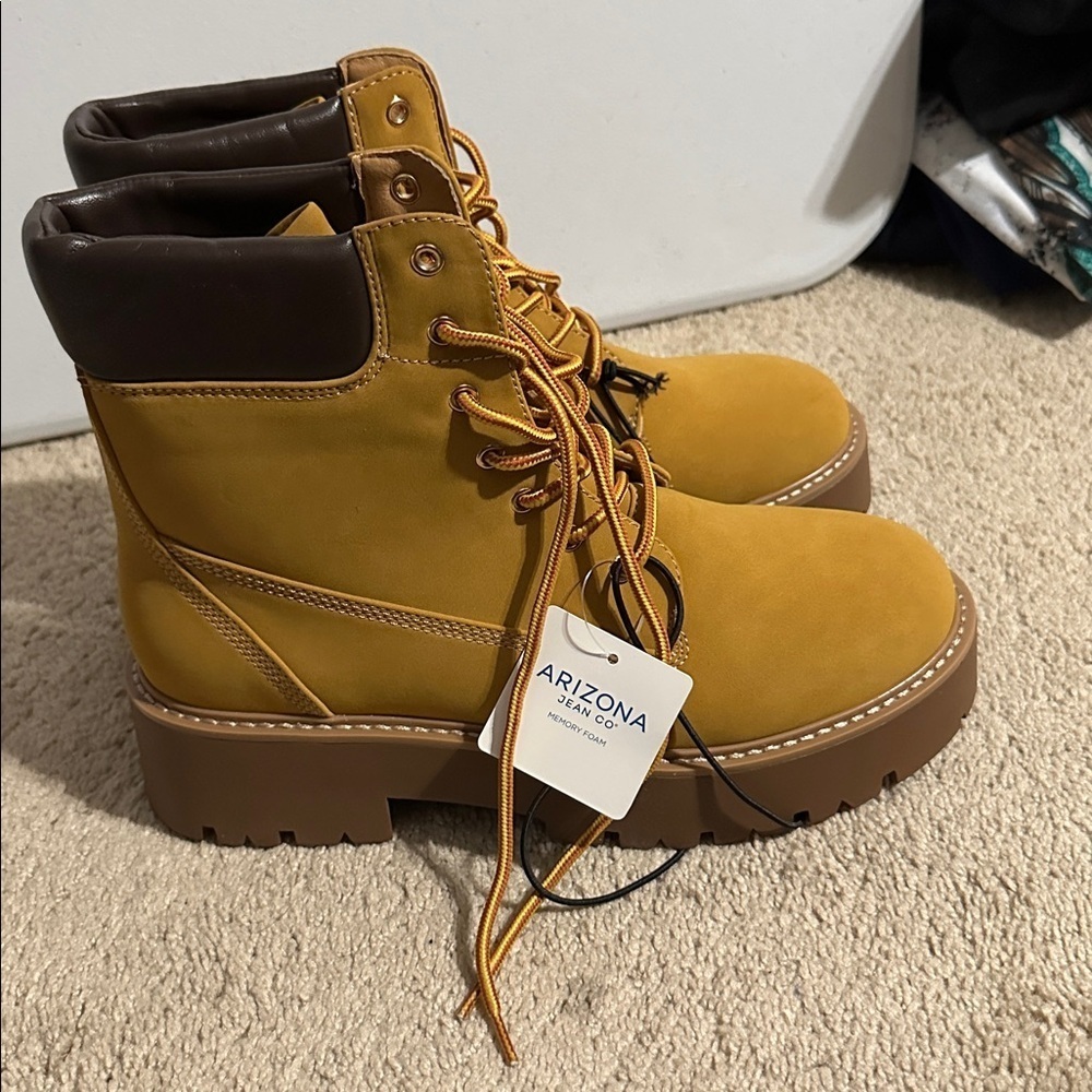 Arizona Jean Co Womens Size 9.5  Traba Block Heel Work Boots NWT